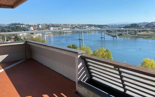 1 Bedroom Apartment in Freixo Bridge, Porto