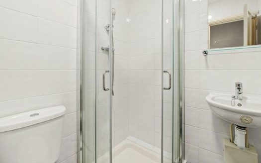 1 Bedroom Apartment, Westbourne Grove in Notting Hill, London