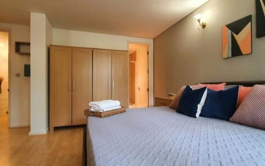 3 Bedroom Furnished Apartment in Greenwich, London