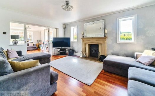 3 Bedroom House in Rochdale, Manchester