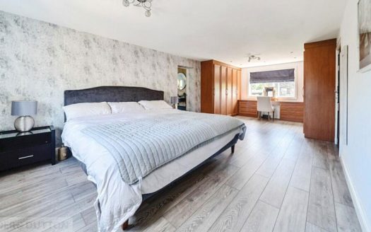 3 Bedroom House in Rochdale, Manchester