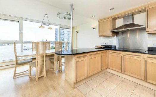 3 Bedroom Penthouse Apartment in Greenwich, London
