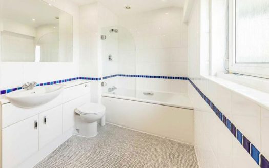 3 Bedroom Penthouse Apartment in Greenwich, London