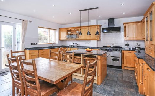 4 Bedroom Family Home in Sheldon Grove, Birmingham