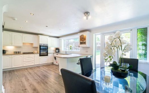 4 Bedroom Furnished House in Sheldon, Birmingham
