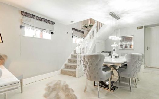 3 Double Bedrooms House in Rochdale, Manchester