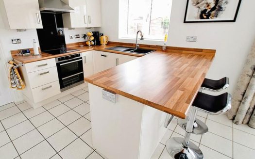 4 Bedroom House in Sheldon, Birmingham