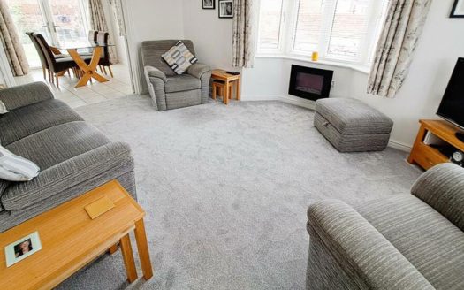 4 Bedroom House in Sheldon, Birmingham