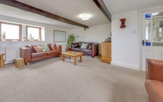 3 Bedroom Semi-detached Home in Rochdale, Manchester
