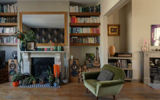 3 Bedroom House in Southgate Road, London
