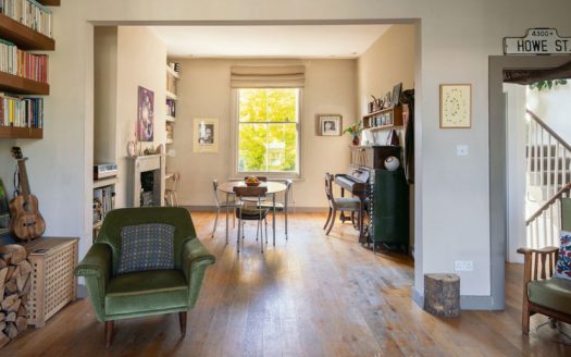 3 Bedroom House in Southgate Road, London