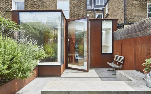 5 Bedroom House in Ingersoll Road II, London