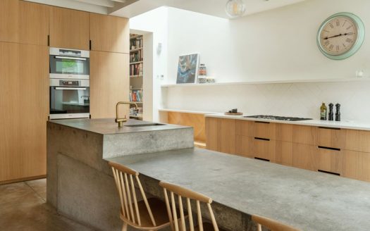 5 Bedroom House in Ingersoll Road II, London