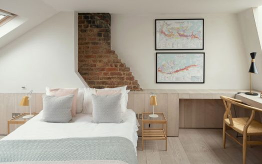 5 Bedroom House in Ingersoll Road II, London